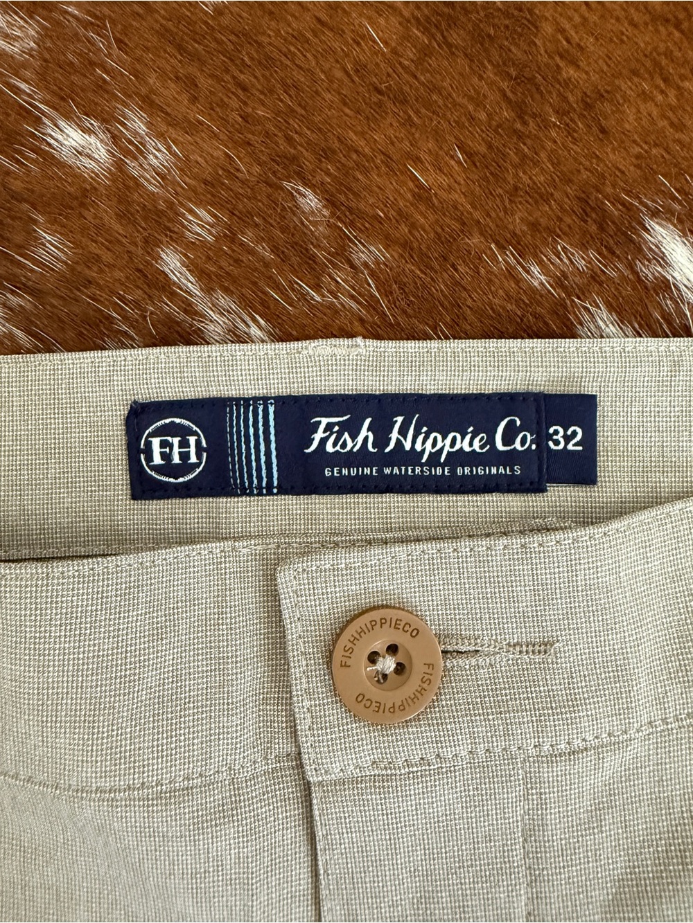 Fish Hippie Co. Men’s Khaki Bogue Shorts 32